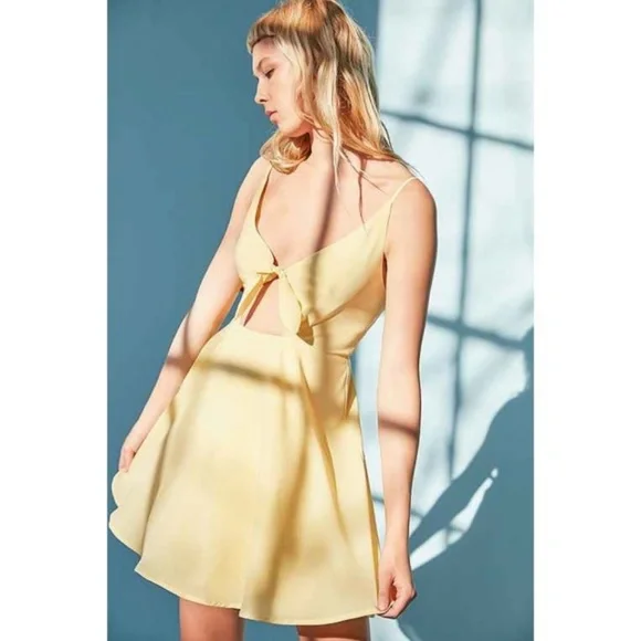 Urban Outfitters - Kimchi Blue fit&flare dress S-4 - Picture 2 of 6